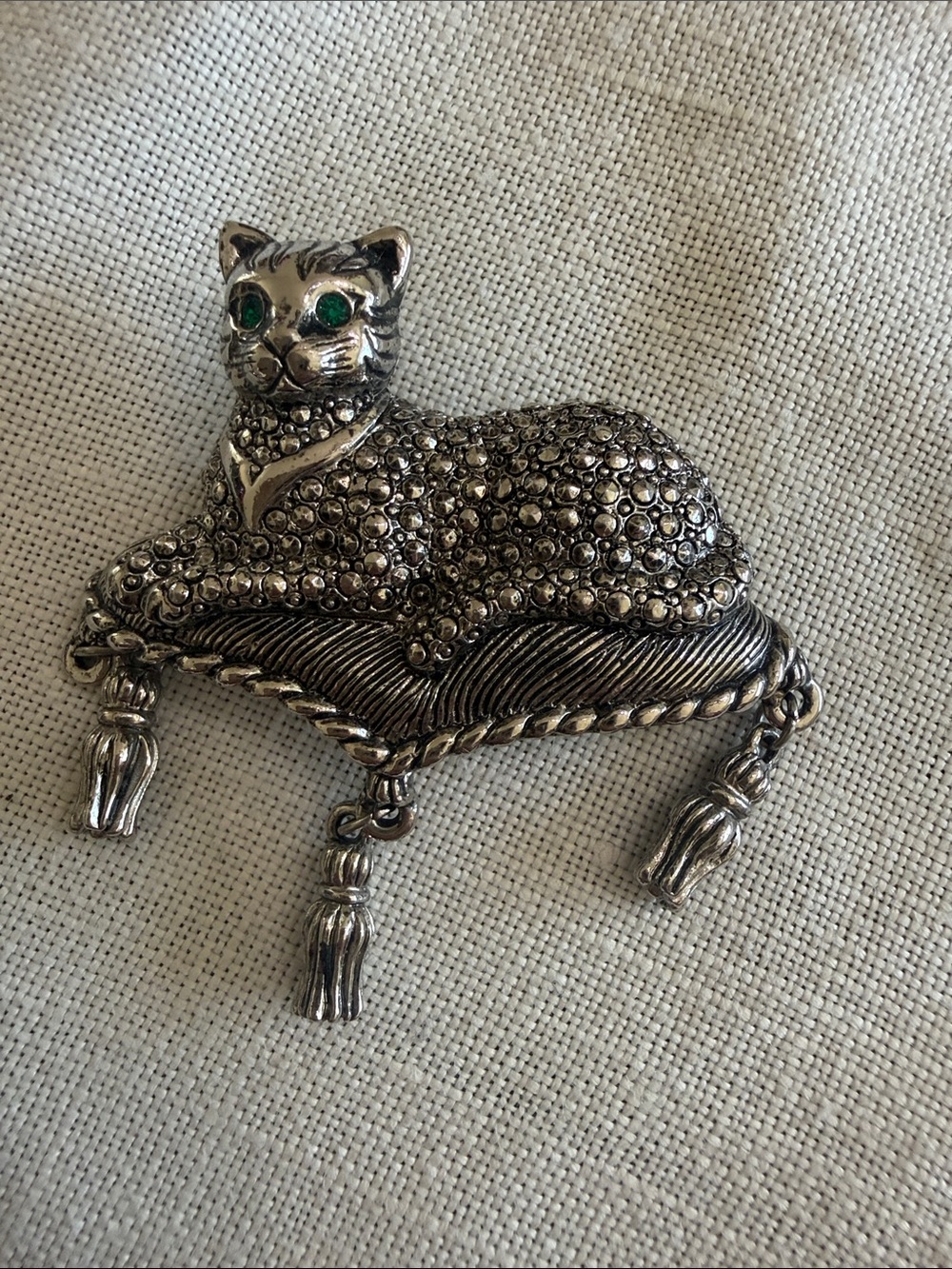 Vintage Avon Silver-Tone Cat Brooch with Green Eyes